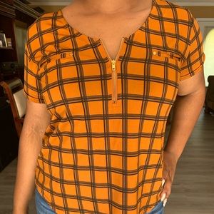 Cute Orange Plad-Like Top With Zipper